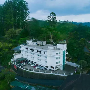 מלון Issacs Residency